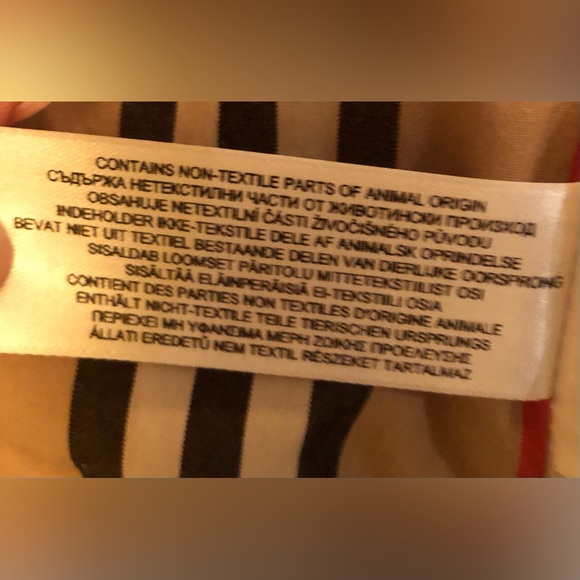 Classic tanned Burberry London trench coat. Excellent condition. - Picture 7 of 10